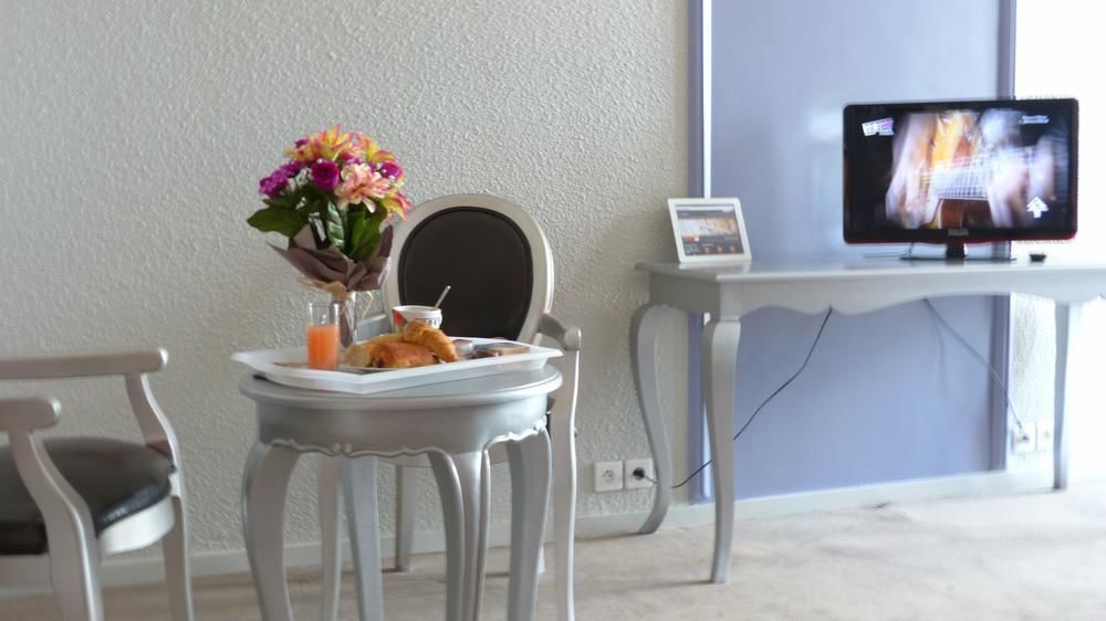 Yes Hotel Авиньон Экстерьер фото